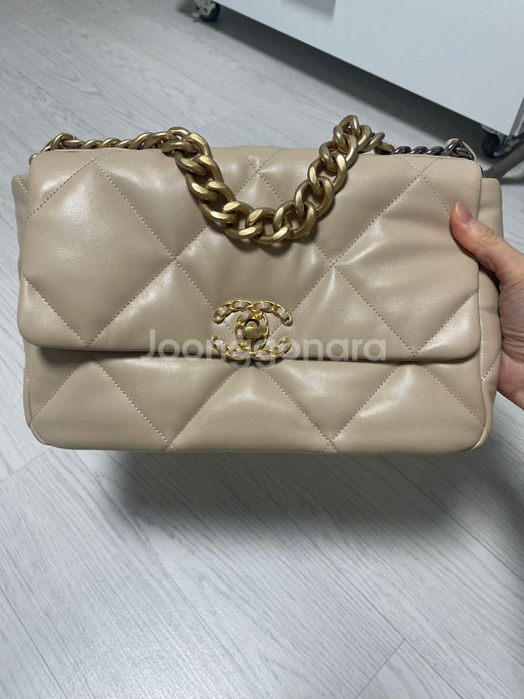 샤넬 19백 베이지 라지--0