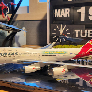 Qantas B747-400(ER) 1:200