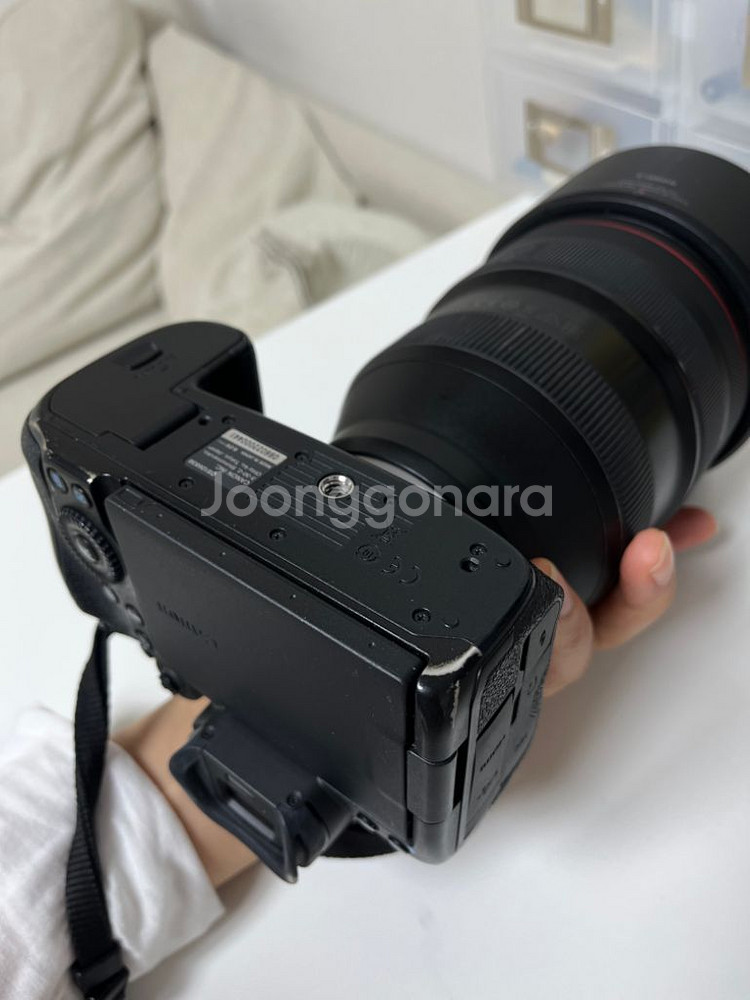 캐논 EOS R5 바디와 28-70 f2.0 렌즈 일괄--3