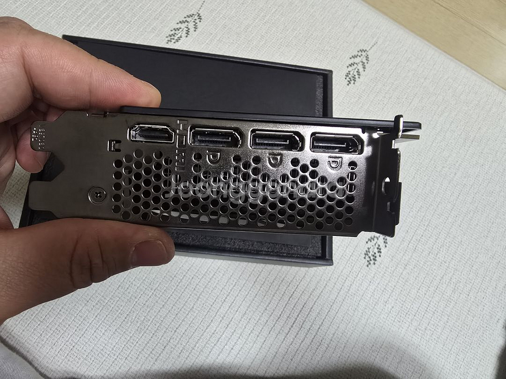 MSI RTX3060 VENTUS2X( 12g)--5