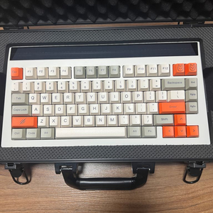 싸보 R4 화이트