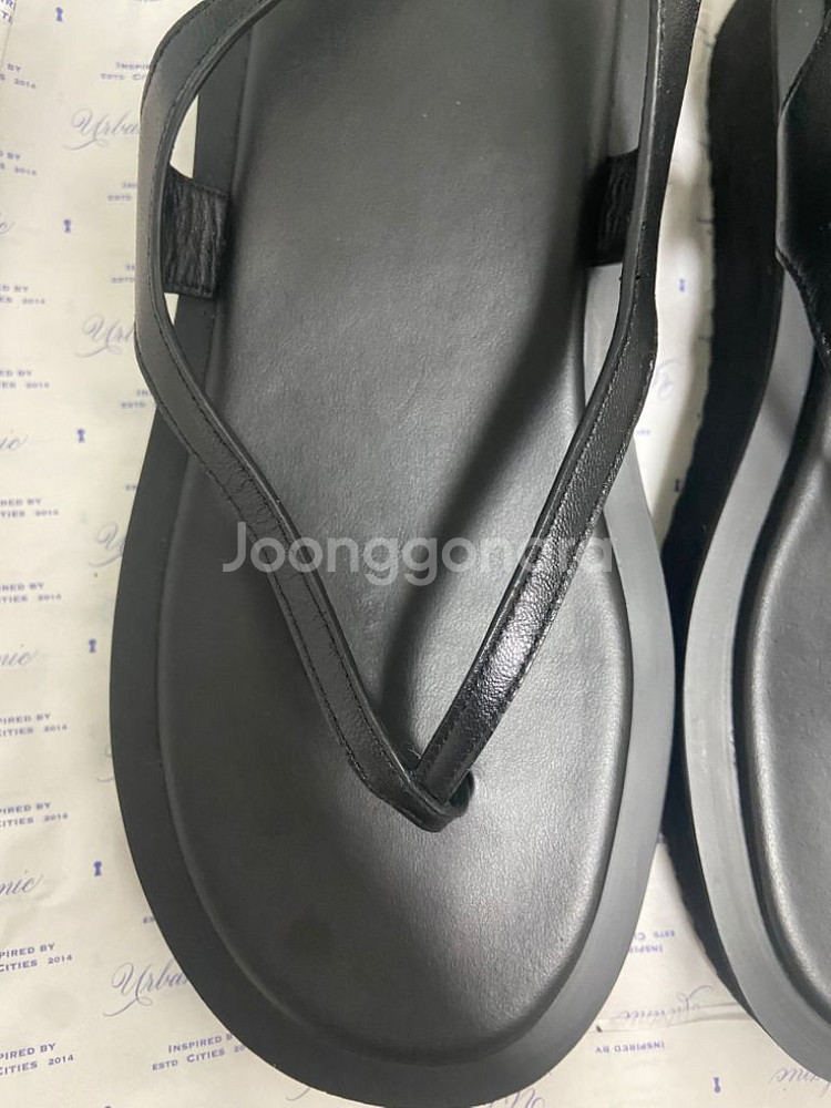 얼바닉30 끌로디 샌들 Claudie Sandals--5