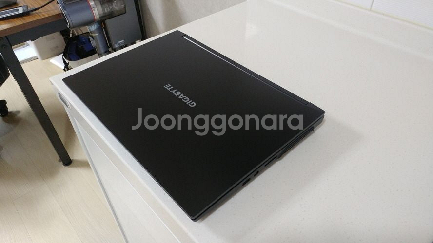 기가바이트 17.3인치 게이밍 노트북/램32G,1.5T--3