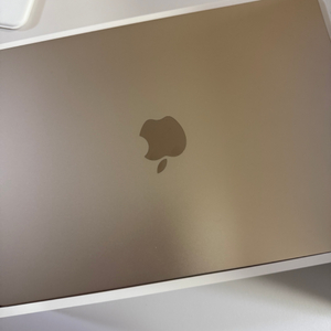 맥북에어 13인치 스타라이트 팝니다!