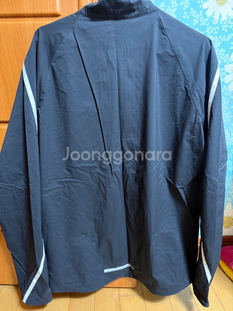 나이키 바람막이 팔아요(L)--1