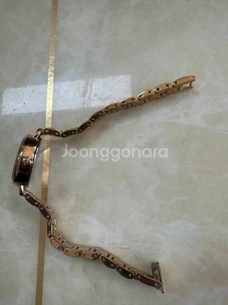 스톤핸지 여성 올메탈 원형시계 팝니다--3