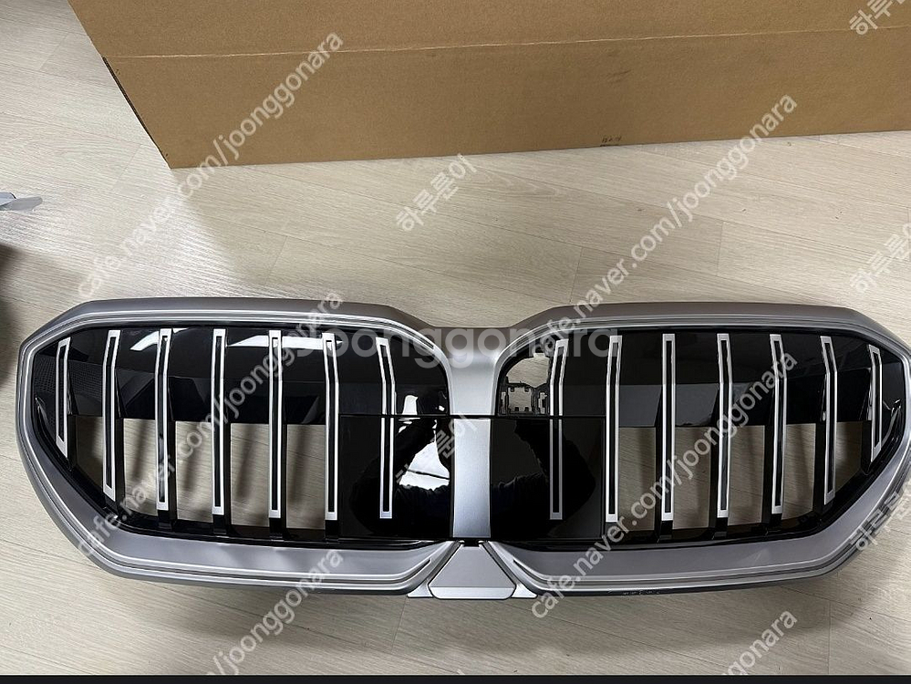 BMW 5시리즈 G60 아이코닉 글로우 그릴+센서커버팜--2
