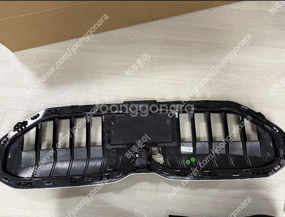 BMW 5시리즈 G60 아이코닉 글로우 그릴+센서커버팜--1
