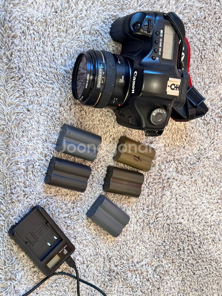 상태 좋은 캐논 EOS 5D 바디 팝니다--4