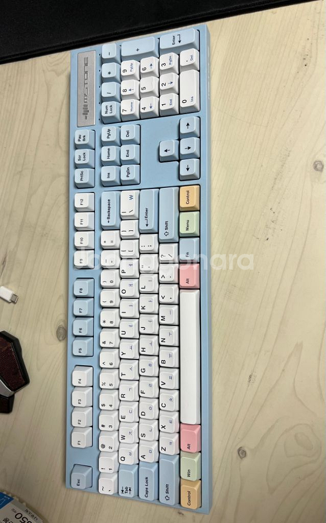 엠스톤그루브 f104a 적축 판매합니다--1