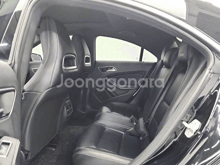 @16년 CLA클래스 CLA 200d 4MATIC 7만--3