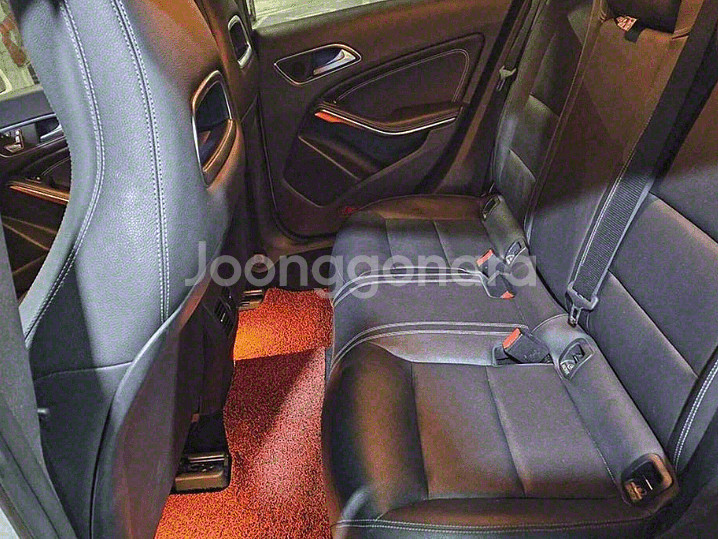 @17년 CLA클래스 CLA 250 4MATIC 8만--5