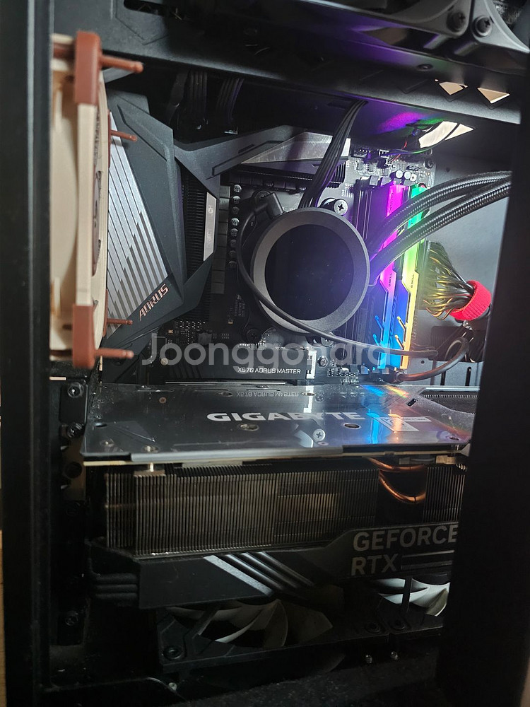 GIGABYTE RTX 4090 GAMING OC--0