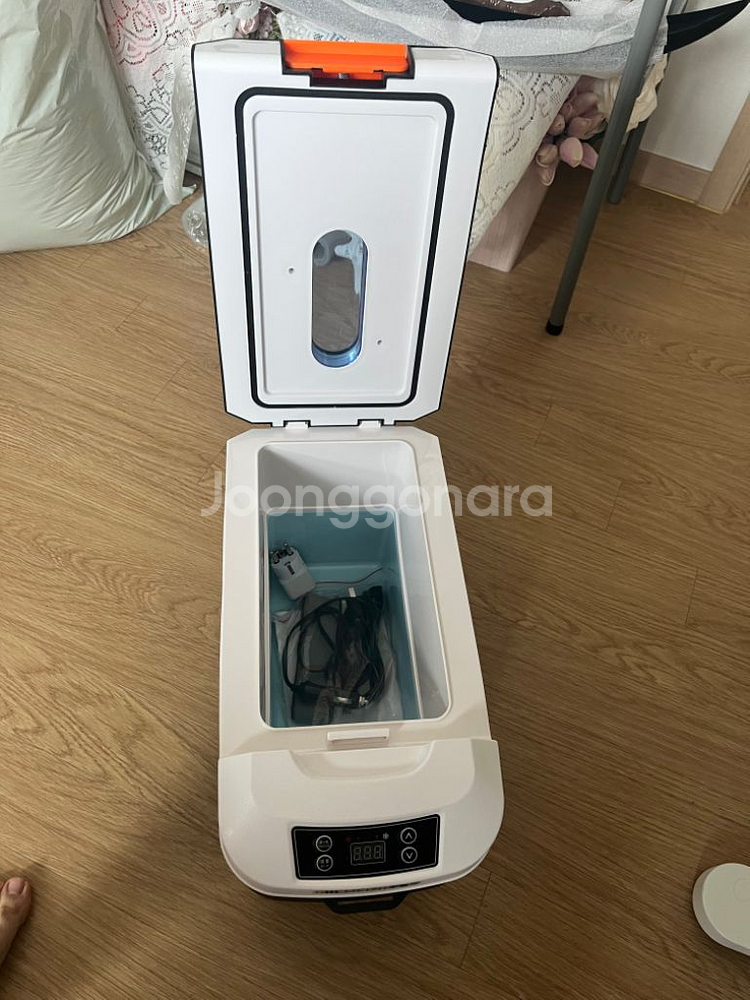 새제품 | 미니 자동차 휴대용 냉장고 10L--2