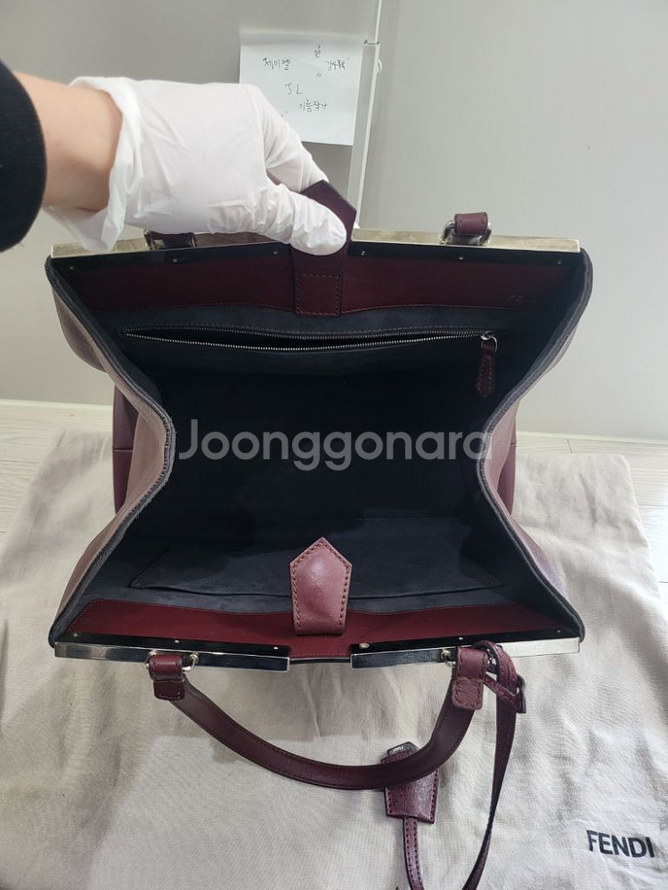 정품 펜디 버건디 레더 뜨와쥬르 미디움 토트백--5