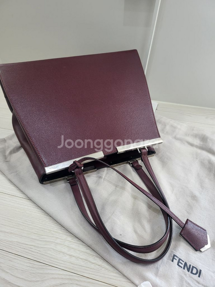정품 펜디 버건디 레더 뜨와쥬르 미디움 토트백--4