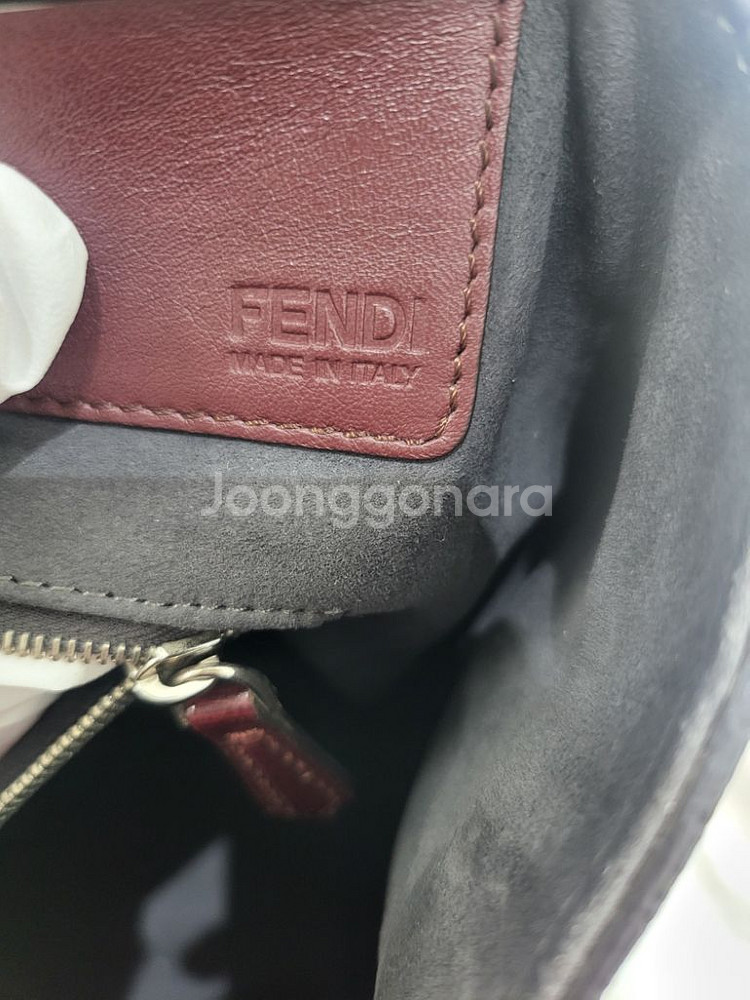 정품 펜디 버건디 레더 뜨와쥬르 미디움 토트백--6