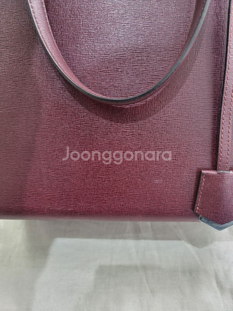 정품 펜디 버건디 레더 뜨와쥬르 미디움 토트백--8