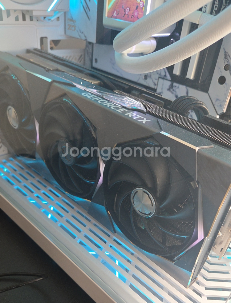 MSI RTX 4090 슈프림 팝니다. (박스있음)--0