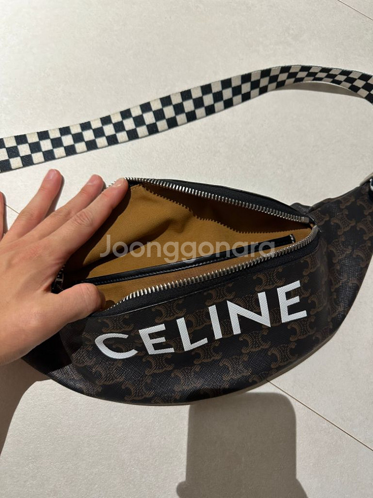 CELINE 셀린 브라운 트리오페 로고 벨트 백--8