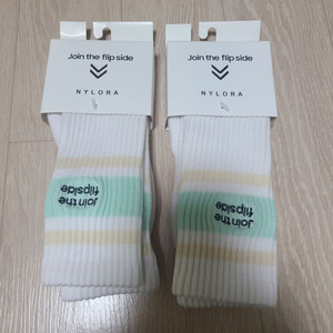 나일로라 양말