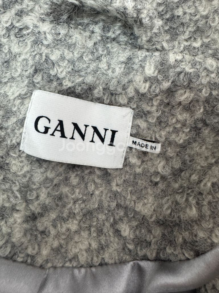 여성 가니 ganni 벨티드 부클 코트--2