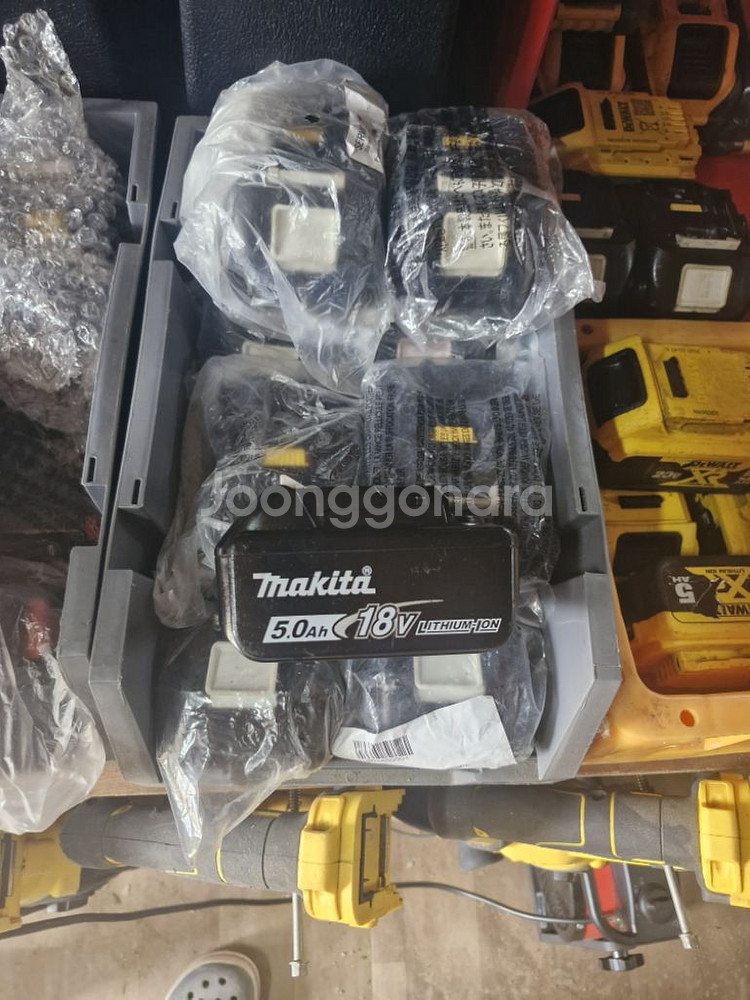 마끼다배터리18V 5.0AH 두번?쓴 3번?쓴.최고의배--7