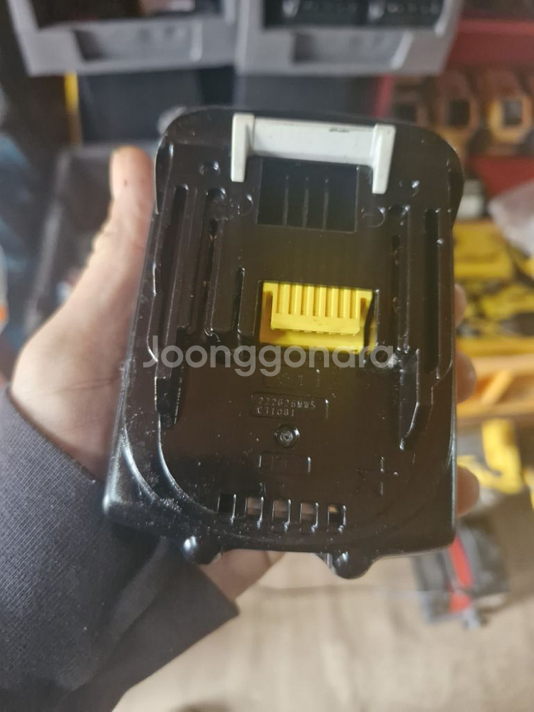 마끼다배터리18V 5.0AH 두번?쓴 3번?쓴.최고의배--4