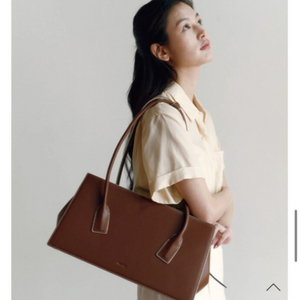 폴뉴아 보스턴백 (정가31) 진짜 눈물머금고 올림