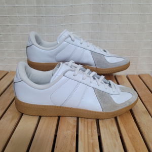 아디다스 독일군 스니커즈 255