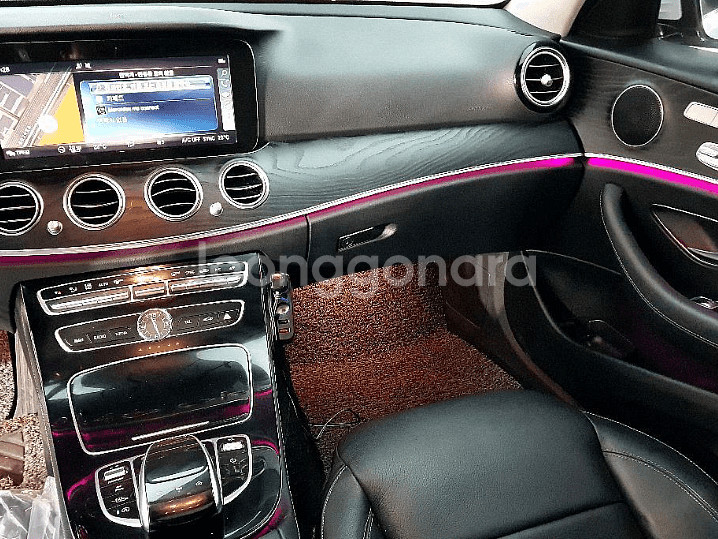 @18년 E-클래스 E220d 4MATIC 아방가르드--8