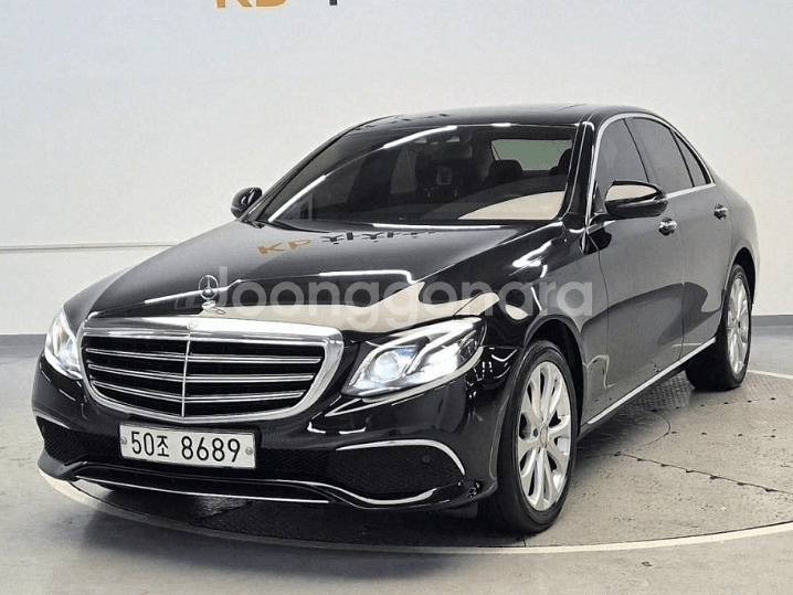 @17년 E-클래스 E220d 4MATIC 익스클루시브--0