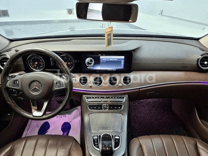 @17년 E-클래스 E220d 4MATIC 익스클루시브--2
