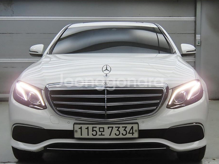 @18년 E-클래스 E220d 4MATIC 익스클루시브--0