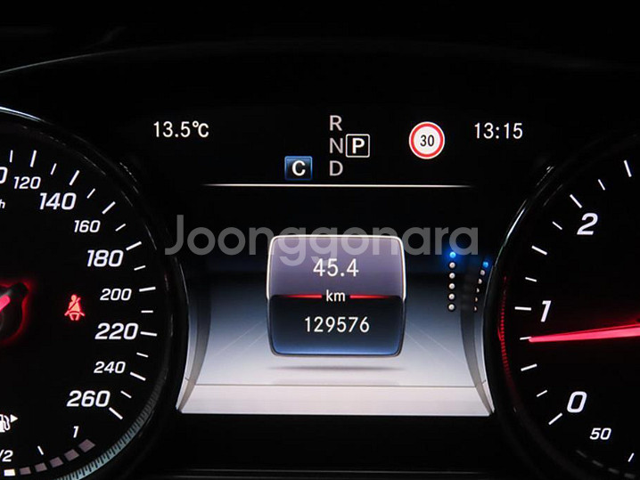 @18년 E-클래스 E220d 4MATIC 익스클루시브--2