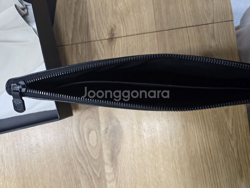 루이비통 포쉐트 투고 파우치--1