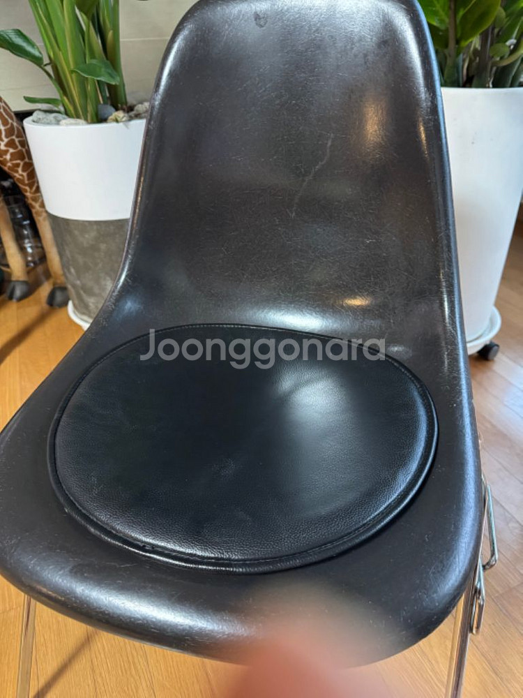 허먼밀러 임스체어 파이버글라스 블랙--3