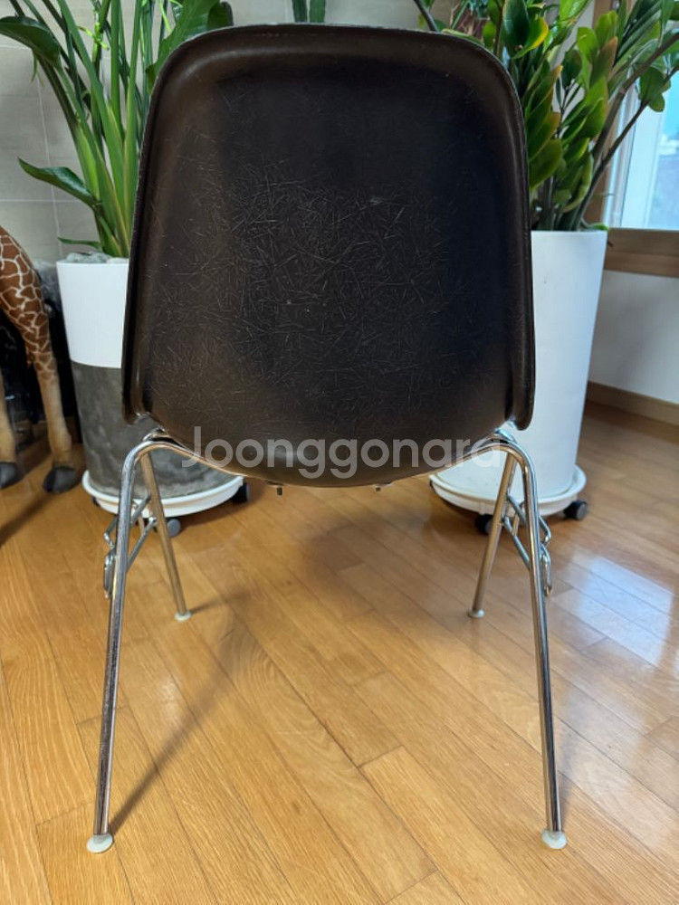 허먼밀러 임스체어 파이버글라스 블랙--2