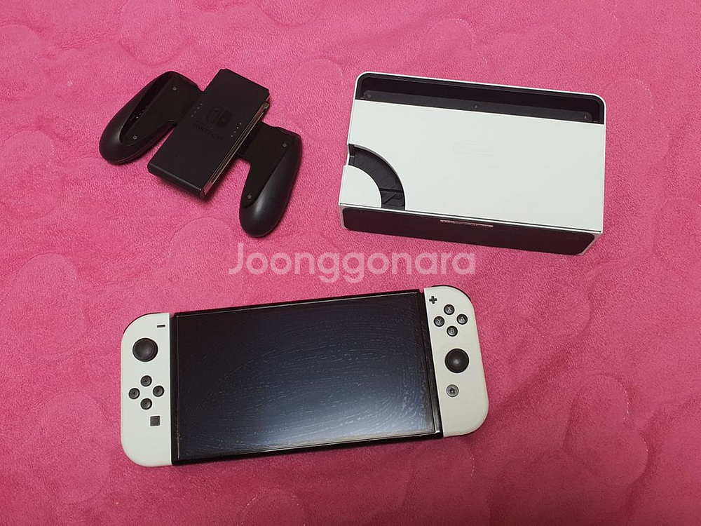 닌텐도 스위치 OLED 화이트 팝니다--0