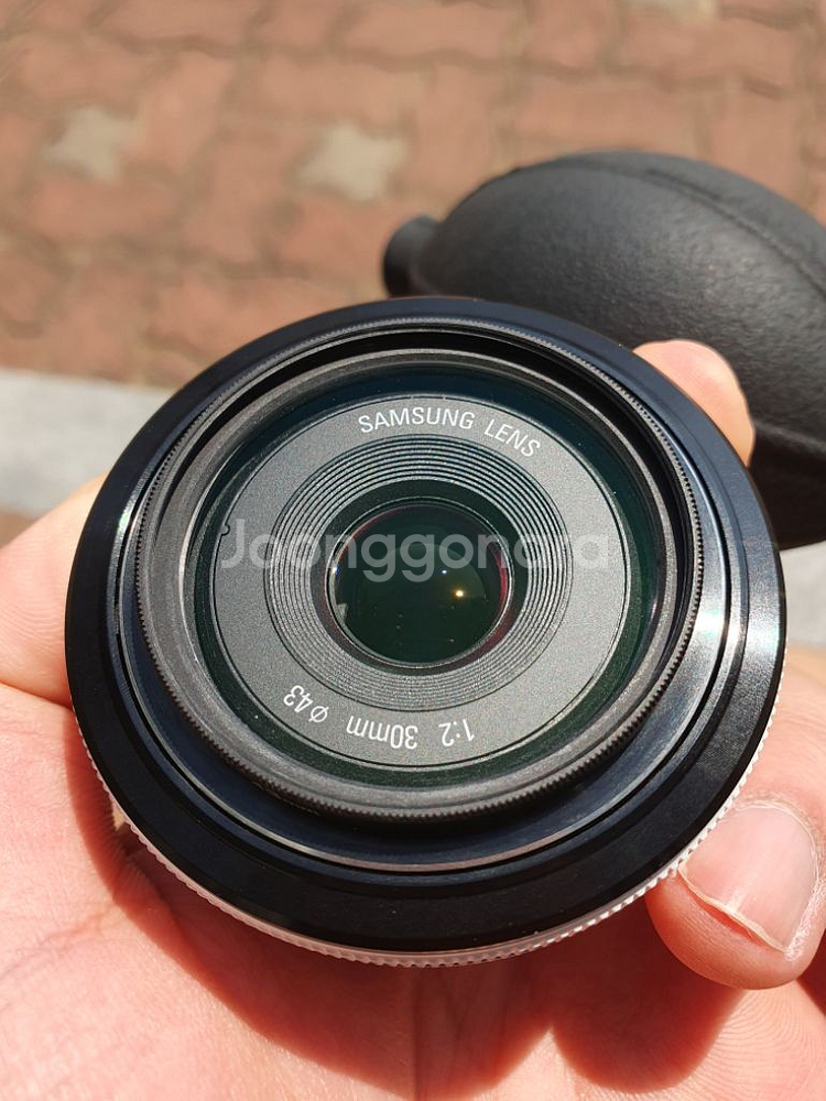 삼성 NX 30MM 단렌즈+uv필터+압뒤캡 상태좋음--2