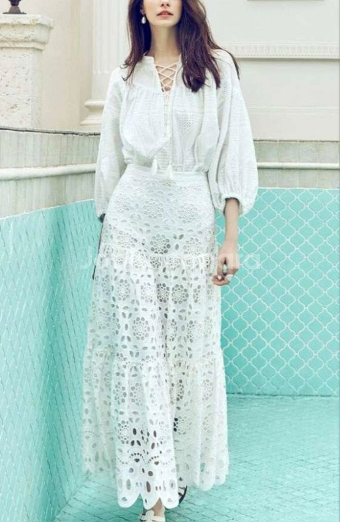칼라거펠트 아일렛 자수 블라우스(66~77) ㅡ새상품--7