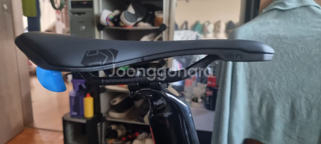 시마노 프로팀 스텔스 카본레일 안장 152mm--1