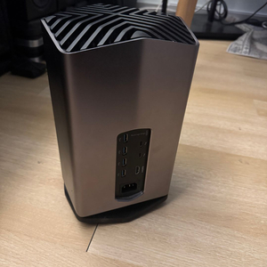 Blackmagic egpu pro 판매합니다.