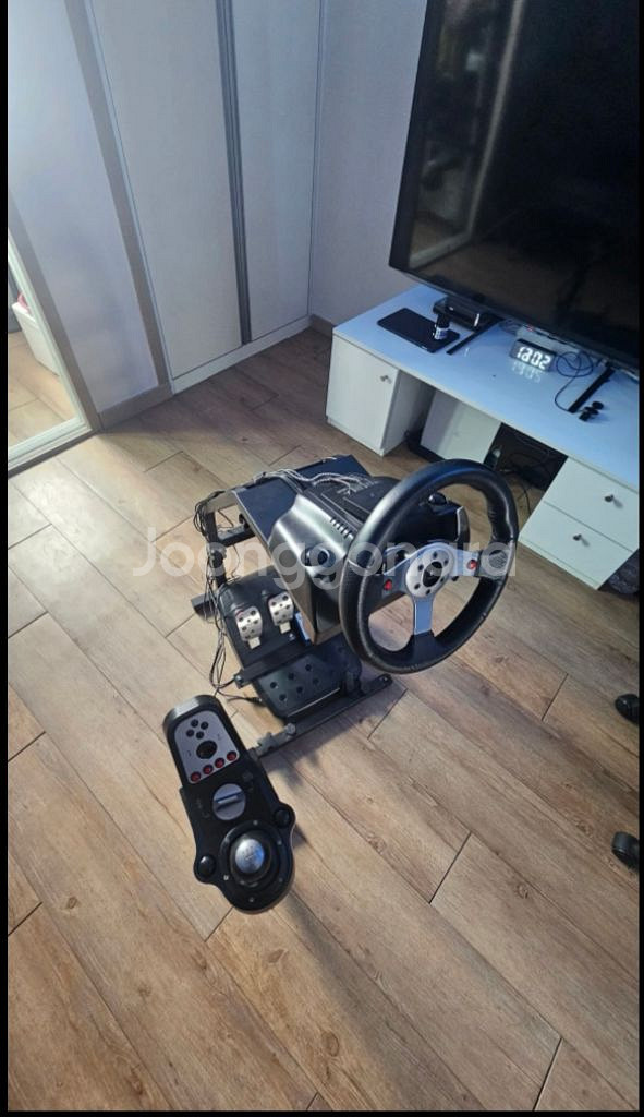 레이싱휠 Logitech g25 판매중--0
