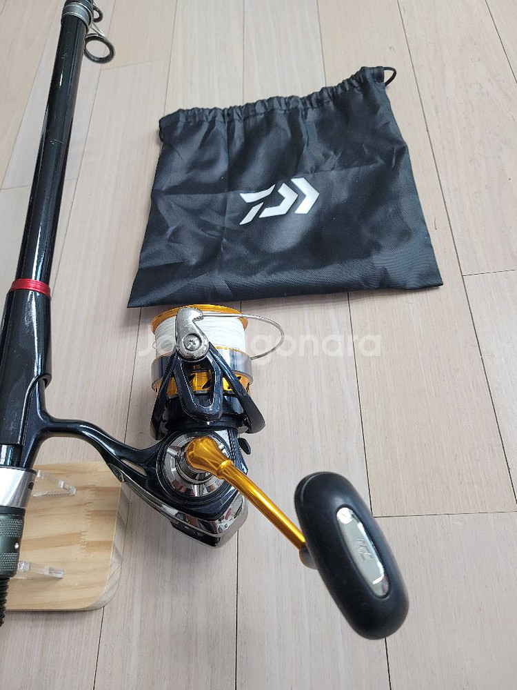 낚시용품 카즈미 로드 다이와 스피닝릴 판매합니다 ~--8