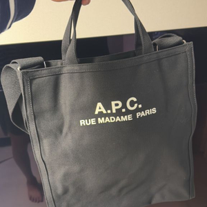 A.P.C 캔버스 토트백 팝니다