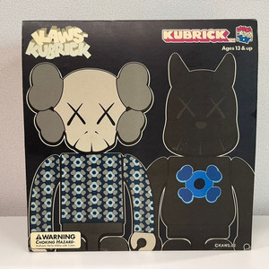 카우스 Kaws 메디콤토이 큐브릭 버스정류장 세트 2