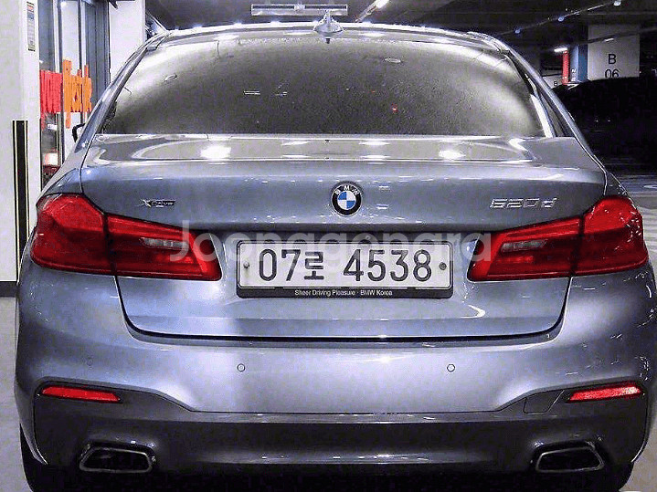 @18년 5시리즈 520d xDrive M스포츠@무사고--1