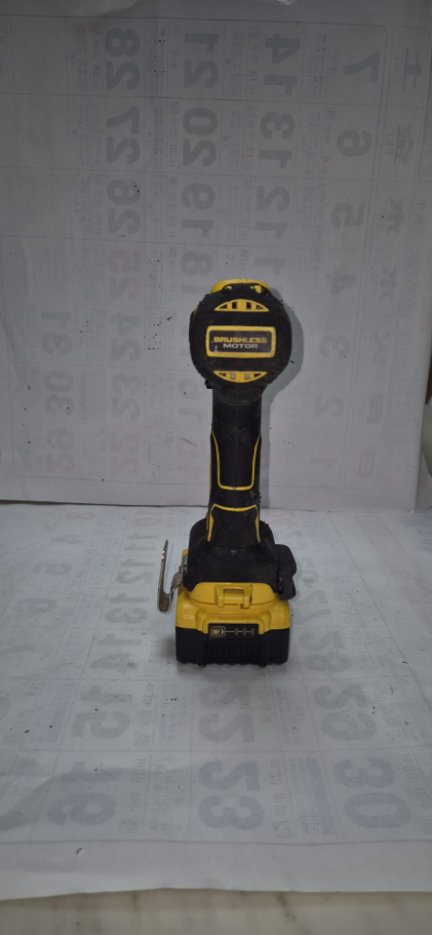 디월트 충전 해머 드릴 DCD796 18V 배터리포함 이미지