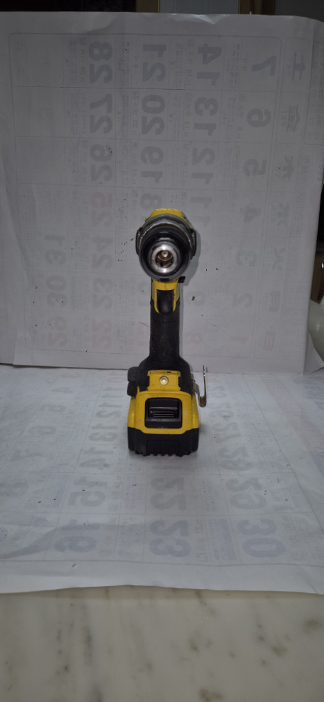 디월트 충전 해머 드릴 DCD796 18V 배터리포함 이미지